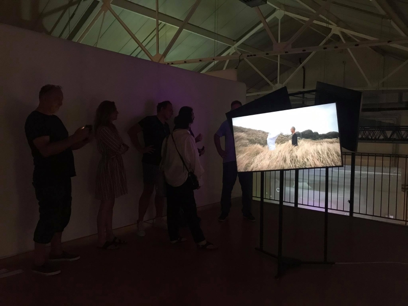 Art Shelter「Imitation obliquity 傾軸模擬」作品展示：呂柏翰、蘇逸萱《圈》，影片，6'59''，2021